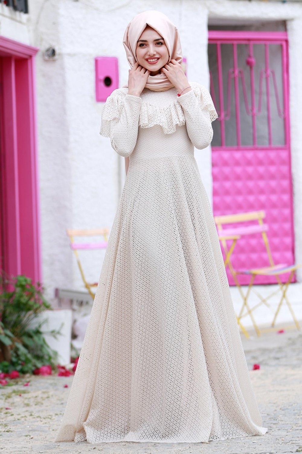 Gamze Özkul Ekru Vintage Dantel Detaylı Abiye Elbise Gamze Özkul Ekru Vintage Dantel Detaylı Abiye Elbise