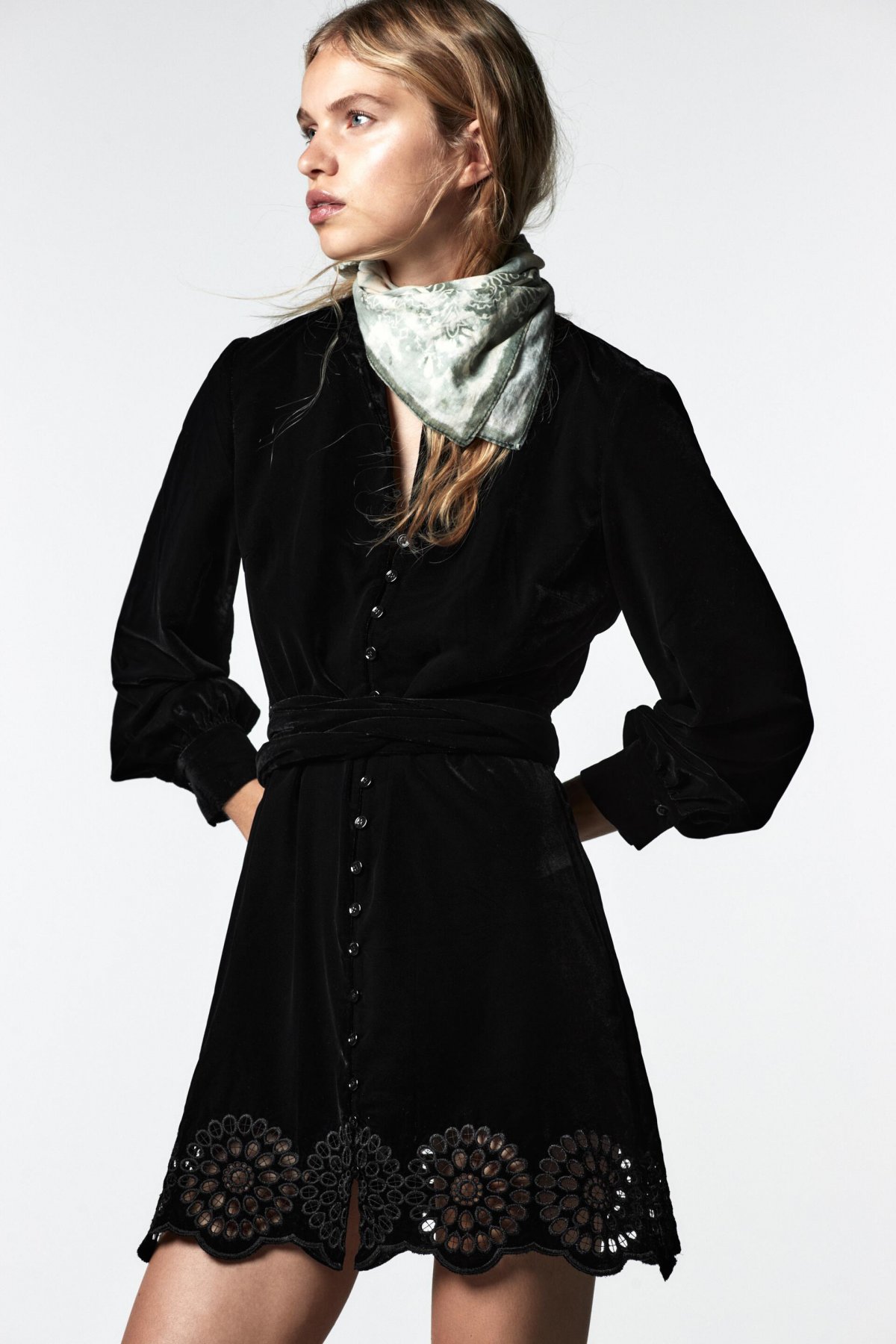 Zara Siyah Kadife Mini Elbise ElbiseBul