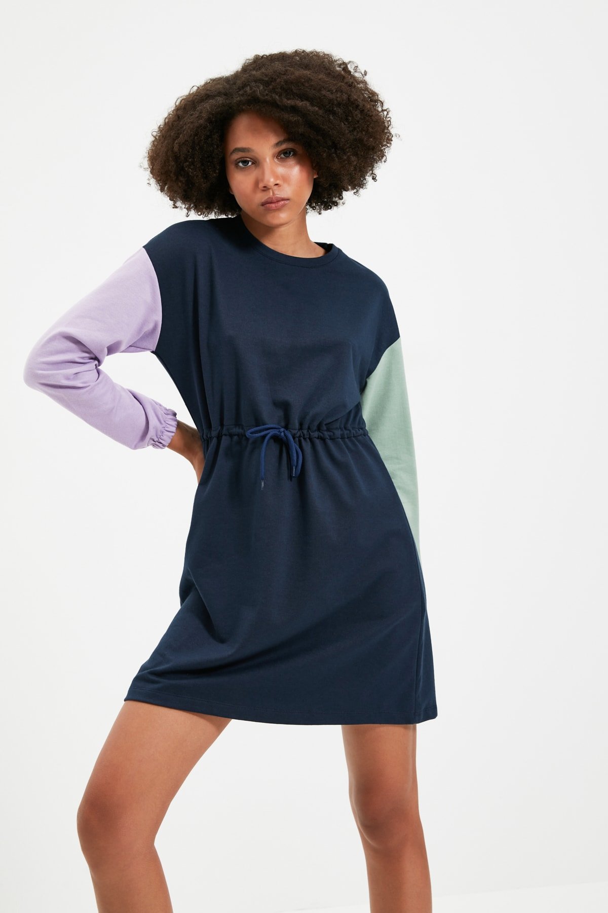 Trendyolmilla Lacivert Renk Bloklu Örme İnce Mini Sweat Elbise Trendyolmilla Lacivert Renk Bloklu Örme İnce Mini Sweat Elbise